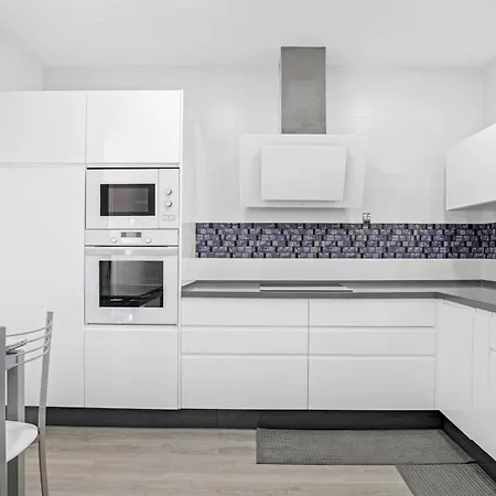 Adan Con Piscina Majestuosa Літній будинок