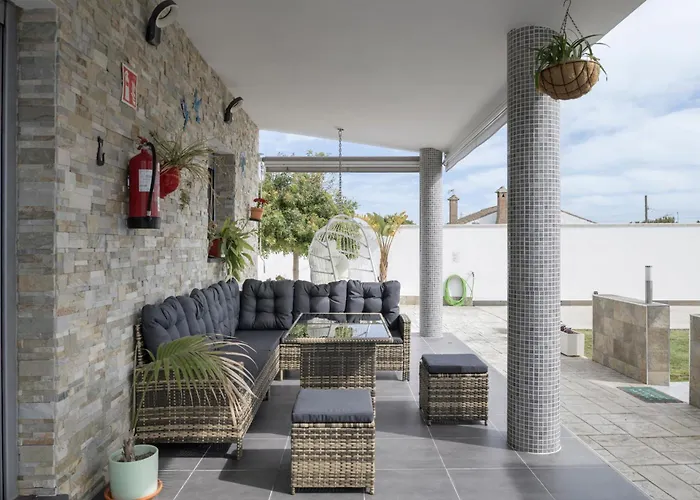 Adan Con Piscina Majestuosa Cádiz