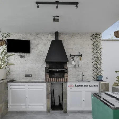 Adan Con Piscina Majestuosa 乡村民宿 加的斯