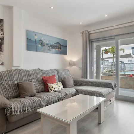 Adan Con Piscina Majestuosa *