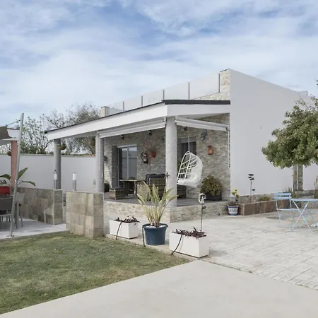 Adan Con Piscina Majestuosa *