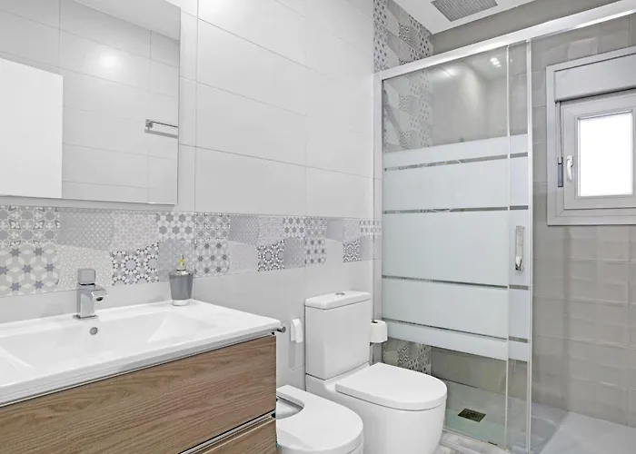 Adan Con Piscina Majestuosa